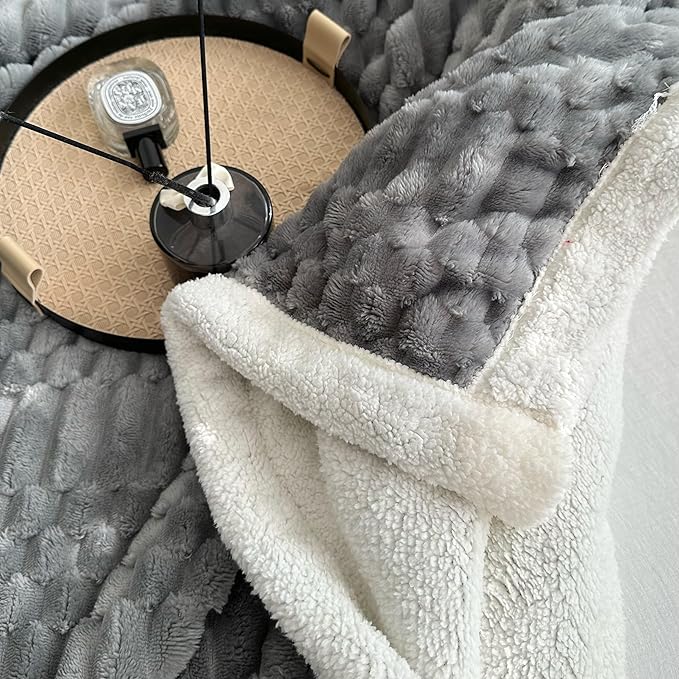 UKELER Sherpa Bed Blanket 80 × 90 inch, Ultra Soft Queen Size Throw Blanket for All Season, 470 GSM Cozy Plush Striped Fleece Blankets for Bedroom Living Room Dorm Hostel Sofa Camping, Dark Grey