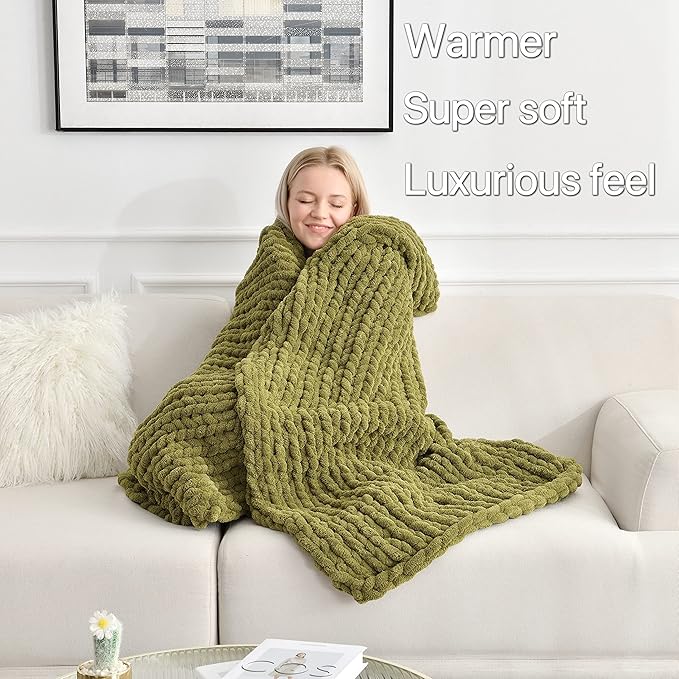 Maetoow Tighter Version Chenille Chunky Knit Blanket Throw 60×80 Inch, Handmade Warm & Cozy Blanket Couch, Bed, Home Decor, Soft Fleece Banket, Boho Thick Blankets and Giant Yarn Throws，Olive Green