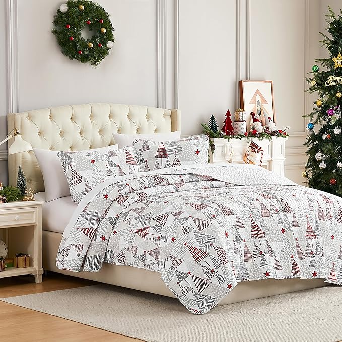 Southshore Fine Living, Inc. King/California King Quilt Set with 2 Pillow Shams, Reversible Coverlet, Cute Christmas Tree Design - Red, White & Silver