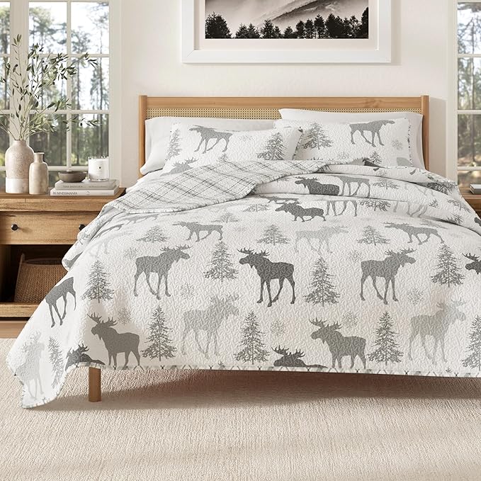 Lodge Bedspread King Size Quilt with 2 Shams. Cabin 3-Piece Reversible All Season Quilt Set. Rustic Quilt Coverlet Bed Set. Wilderness Collection (Moose - Grey)