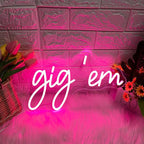 Gig‘em Aggies Neon Sign Pink LED Neon Light Signs for Wall Decor USB Operated Concert Girls Dorm Room Decoration Beauty Texas A&M University Wall Art Birthday Gifts for Women 16x9.69