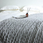 Maetoow Chenille Chunky Knit Blanket Throw （40×50 Inch）, Handmade Warm & Cozy Blanket Couch, Bed, Home Decor, Soft Breathable Fleece Banket, Christmas Thick and Giant Yarn Throws, Grey