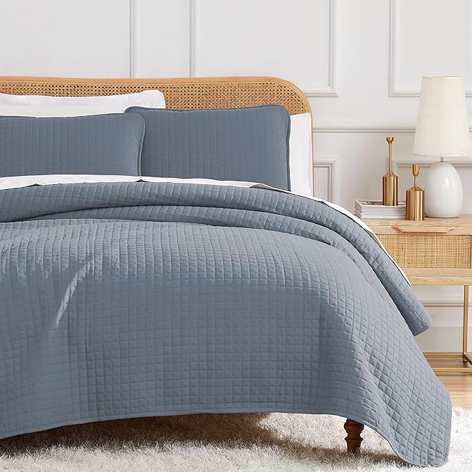 Southshore Fine Living, Inc. Oversized King Quilt Set, Blue Bedspread King/California Size with 2 Matching Pillow Shams, Soft Microfiber Coverlet, King Size Quilt, Easy Care, Machine Wash, Slate Blue