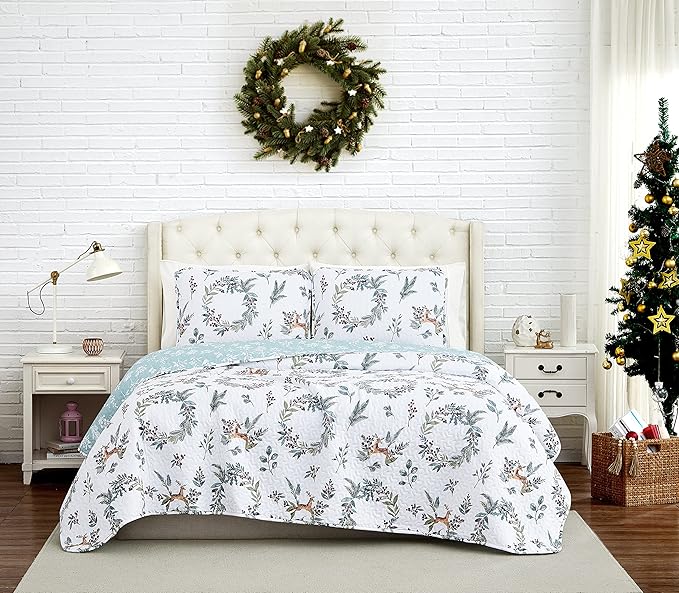 Southshore Fine Living, Inc. Happy Holidays Christmas Holiday Soft Bedding Set 3-Piece Oversized Quilt Set with Quilted Shams, Full/Queen