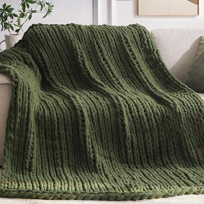 Chunky Knit Throw Blanket, 40''*50'' Knitted Throw Chenille Yarn for Bed Couch, Handmade Green Crochet Big Thick Blanket, Machine Washable Cute Comfy Blanket for Home Decor