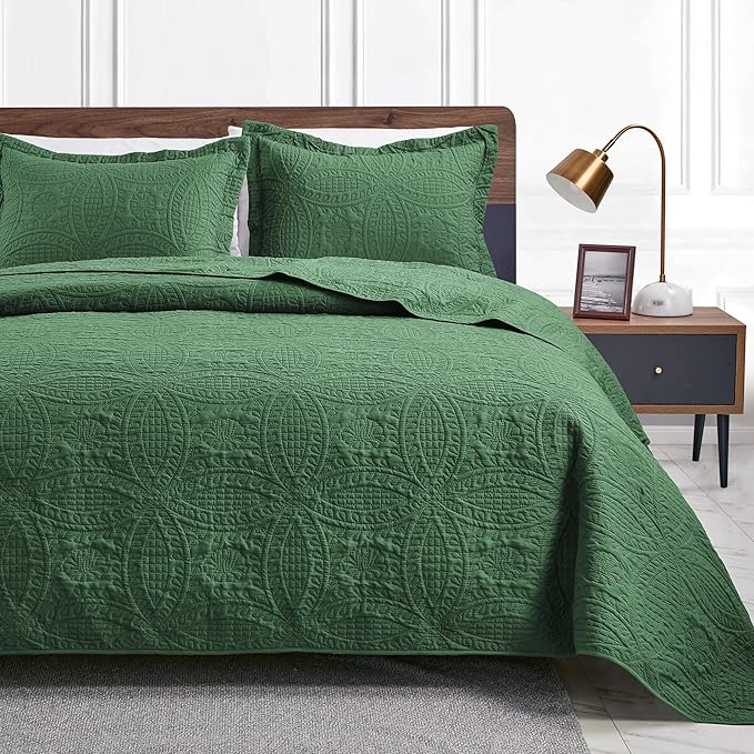 Love's cabin King Size Quilt Set Olive Green Bedspreads - Soft Bed Summer Lightweight Bedspread Comforter - Modern Style Coin Pattern Coverlet for All Season - 3 Pieces (1 Quilt, 2 Pillow Shams)