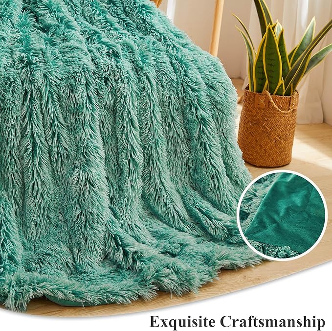 XeGe Luxury Fluffy Throw Blanket, Emerald Green Soft 50x60 Faux Fur Blanket Throw, Shaggy Plush Decorative Couch Blanket, Cute Furry Throw Fuzzy Blanket for Sofa Bed, Ombre Emerald Green