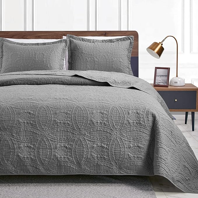 Love's cabin Quilts for Queen Bed Grey Bedspreads - Soft Bed Summer Lightweight Bedspread Comforter - Modern Style Coin Pattern Coverlet for All Season - 3 Pieces (1 Quilt, 2 Pillow Shams)