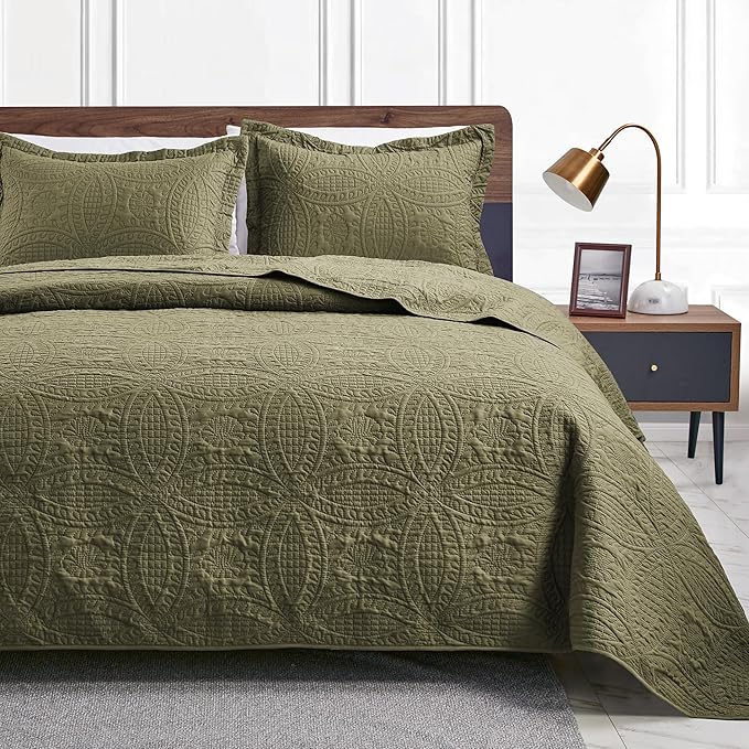 Love's cabin King Size Quilt Bedding Set Green Bedspreads - Bed Summer Lightweight Bedspread Comforter - Coin Pattern Bedding Coverlet for All Season - 3 Pieces (1 Quilt, 2 Pillow Shams)