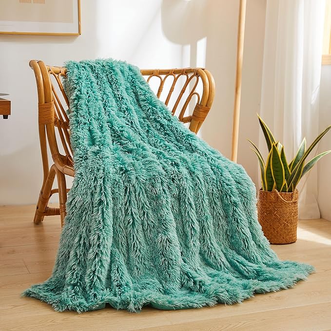 XeGe Luxury Fluffy Throw Blanket, Emerald Green Soft 50x60 Faux Fur Blanket Throw, Shaggy Plush Decorative Couch Blanket, Cute Furry Throw Fuzzy Blanket for Sofa Bed, Ombre Emerald Green