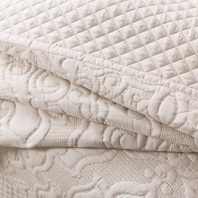 Travan 3-Piece King Quilt Set Quilted Bedspread Oversized Microfiber Lightweight Bedspread Coverlet Set with Shams Bedding Set for All Season, Beige, King