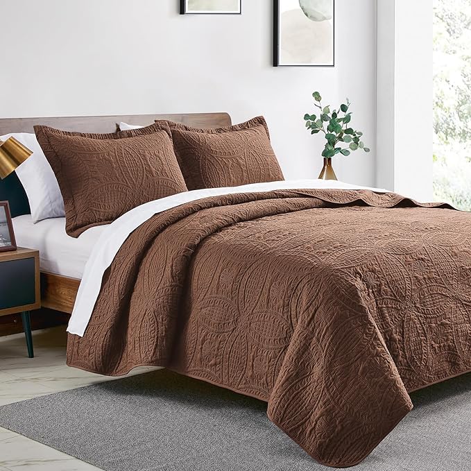 Love's cabin California King Size Quilt Bedding Set Brown Bedspreads - Cal King Lightweight Bedspread Comforter - Coin Pattern Coverlet for All Season - 3 Pieces (1 Quilt, 2 Pillow Shams)