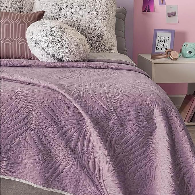 Vianney King Size Comforter Novo Mallow Bedding Reversible Lightweight Quilt Blanket 110x93 Inches Soft Cozy Throw for Couch or Bed in Light Purple and Light Grey with Palm Leaf Quilt Pattern