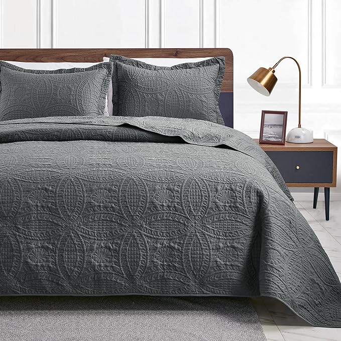 Love's cabin King Size Quilt Bedding Set Dark Grey Bedspreads - Bed Lightweight Bedspread Comforter - Coin Pattern Bedding Coverlet for All Season - 3 Pieces (1 Quilt, 2 Pillow Shams)