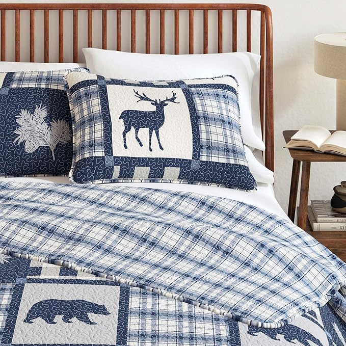 Great Bay Home Lodge Bedspread Twin/Twin XL Size Kid's Quilt with 1 Sham. Cabin 2-Piece Reversible All Season Quilt Set. Rustic Quilt Coverlet Bed Set. Stonehurst Collection. (Navy/Grey)