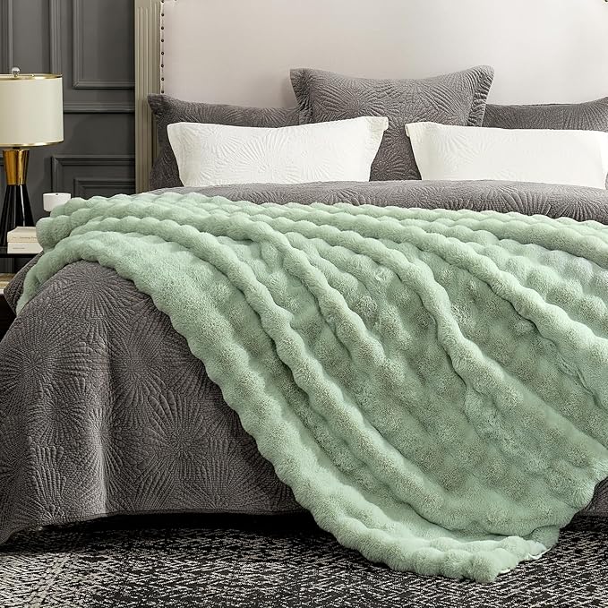 Cozy Bliss Faux Fur Throw Blanket for Couch, Fuzzy Soft Plush Thick Bubble Blanket for Sofa Bedroom Living Room, 60 * 80 Inches Sage Green