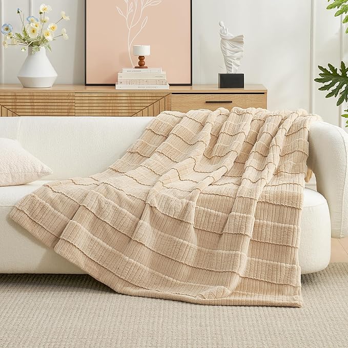 Amélie Home Luxury Striped Faux Fur Throw Blanket for Couch, Embossed Split Fur Cozy Fuzzy Fluffy Luxurious Soft Plush Sofa Chair Bed Gift Blankets for Women Men Wife Friend, 55"x70", Beige