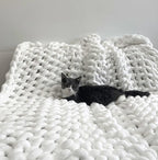 Maetoow Chenille Chunky Knit Blanket Throw （40×50 Inch）, Handmade Warm & Cozy Blanket Couch, Bed, Home Decor, Soft Breathable Fleece Banket, Christmas Thick and Giant Yarn Throws, White