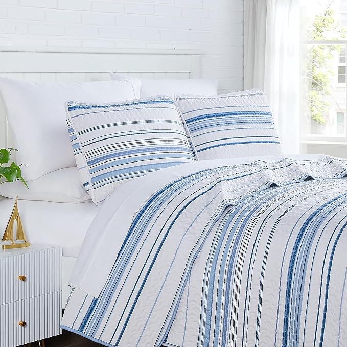 Southshore Fine Living, Inc. Oversized Queen Quilt Set, Striped Blue/White Quilt Bedspread Queen/Full, 3-Piece Coastal Bedding Set with Lightweight Coverlet and Matching Quilted Shams, Blue Stripes