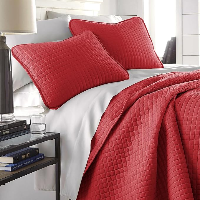 Southshore Fine Living, Inc. Full/Queen Quilt Bedding Set, Microfiber Quilts Queen Size, Coverlet, Stain & Pet Hair Resistant Bedding, Full Size Bedspread with 2 Pillow Shams, Chili Pepper Red