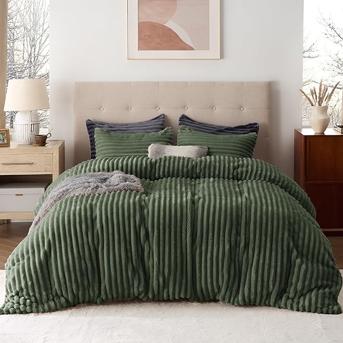 Bedsure Fluffy Duvet Cover Set - Ultra Soft Plush Shaggy Comforter Cover King Size, Warm Flannel Fleece Bed Sets for Winter, 3 Pieces (Striped Pattern, Green)