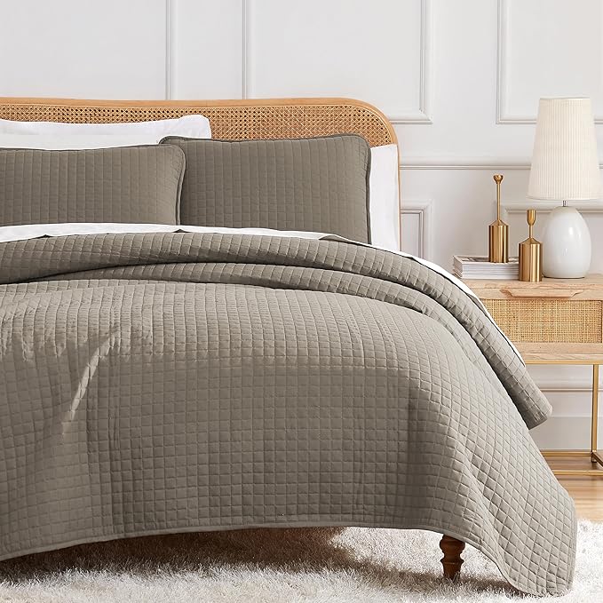 Southshore Fine Living, Inc. Oversized Quilt, King Size Bedding Set, Soft Microfiber, Easy Care Stain and Pet Hair Resistant Bedding, California/King Size Quilt Bedspread Set w/2 Shams, Dark Taupe