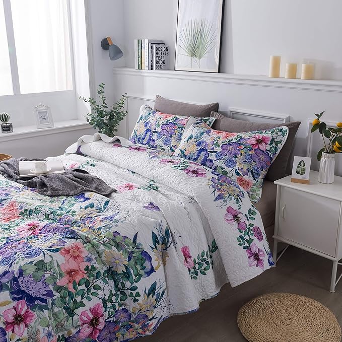 Travan King Quilt Set 3-Piece Bedspread Quilted Oversized Lightweight Microfiber Coverlet Set with Shams Violet Purple Floral Pattern Quilted Bedding Set for All Season, King