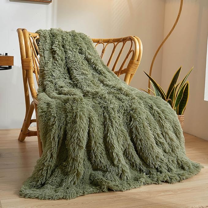 XeGe Luxury Faux Fur Throw, Moss Green Soft 50x60 Fluffy Blanket, Shaggy Plush Decorative Couch Throw, Cute Furry Throw Fuzzy Office Lap Blanket for Bedroom Living Room Sage Green