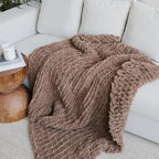 Maetoow Tighter Version Chenille Chunky Knit Blanket Throw （40×50 Inch）, Handmade Warm & Cozy Blanket Couch, Bed, Home Decor, Soft Fleece Banket, Boho Thick Blankets and Giant Yarn Throws，Brown