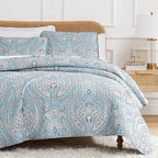 Southshore Fine Living, Inc. Twin XL Comforter Quilt Set, Dorm Bedding Essentials, Stain Resistant, Machine Washable Paisley Boho Bed Spread, Twin XL Quilt Bedspread Set w/Pillow Sham, Paisley Aqua