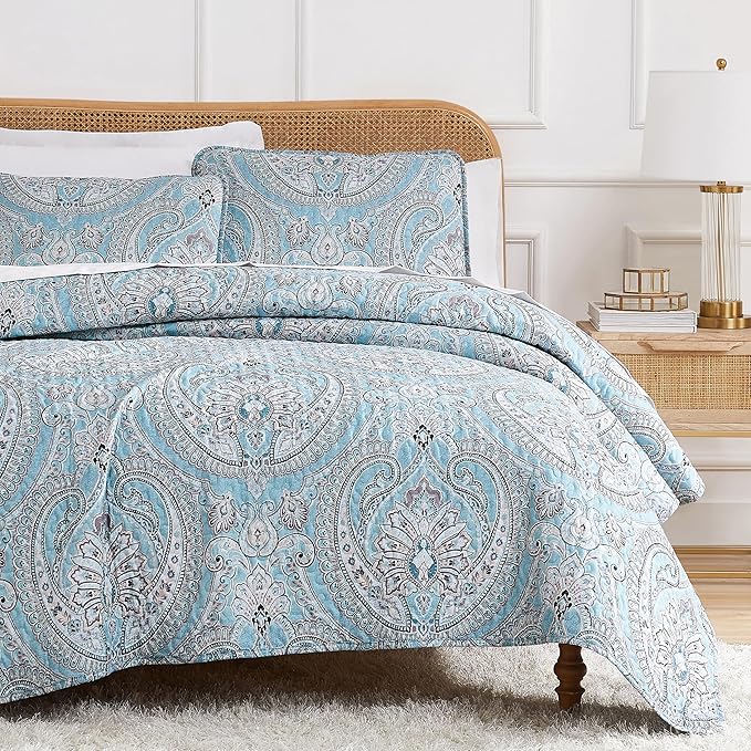 Southshore Fine Living, Inc. Oversized Quilt, King Size Bedding Set, Paisley Lightweight Bedspread Cal/King Quilt Coverlet & 2 Matching Quilted Pillow Shams, Pure Melody Aqua