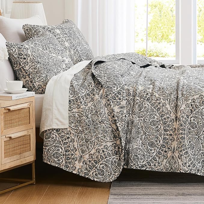 Southshore Fine Living, Inc. Ashanti Collection Oversized Quilt Twin Bedding Set Lightweight, Soft Coverlet Bedspread 2-Piece with one Matching sham (69 in Wide x 98 in Long), Twin/XL, Grey