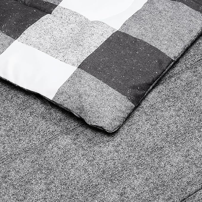 Amazon Basics Lightweight Microfiber Comforter Sets, 2-Pieces, Black/White,Checkerboard,Twin/Twin XL